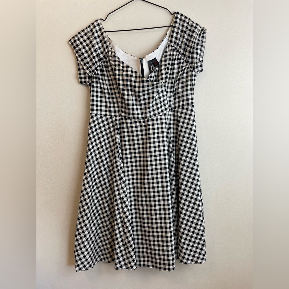 Black and white gingham adorable size 18 Retro Chic by Torrid dress